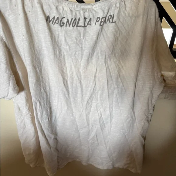 Magnolia Pearl Rays of Glory T-shirt - Picture 3 of 3